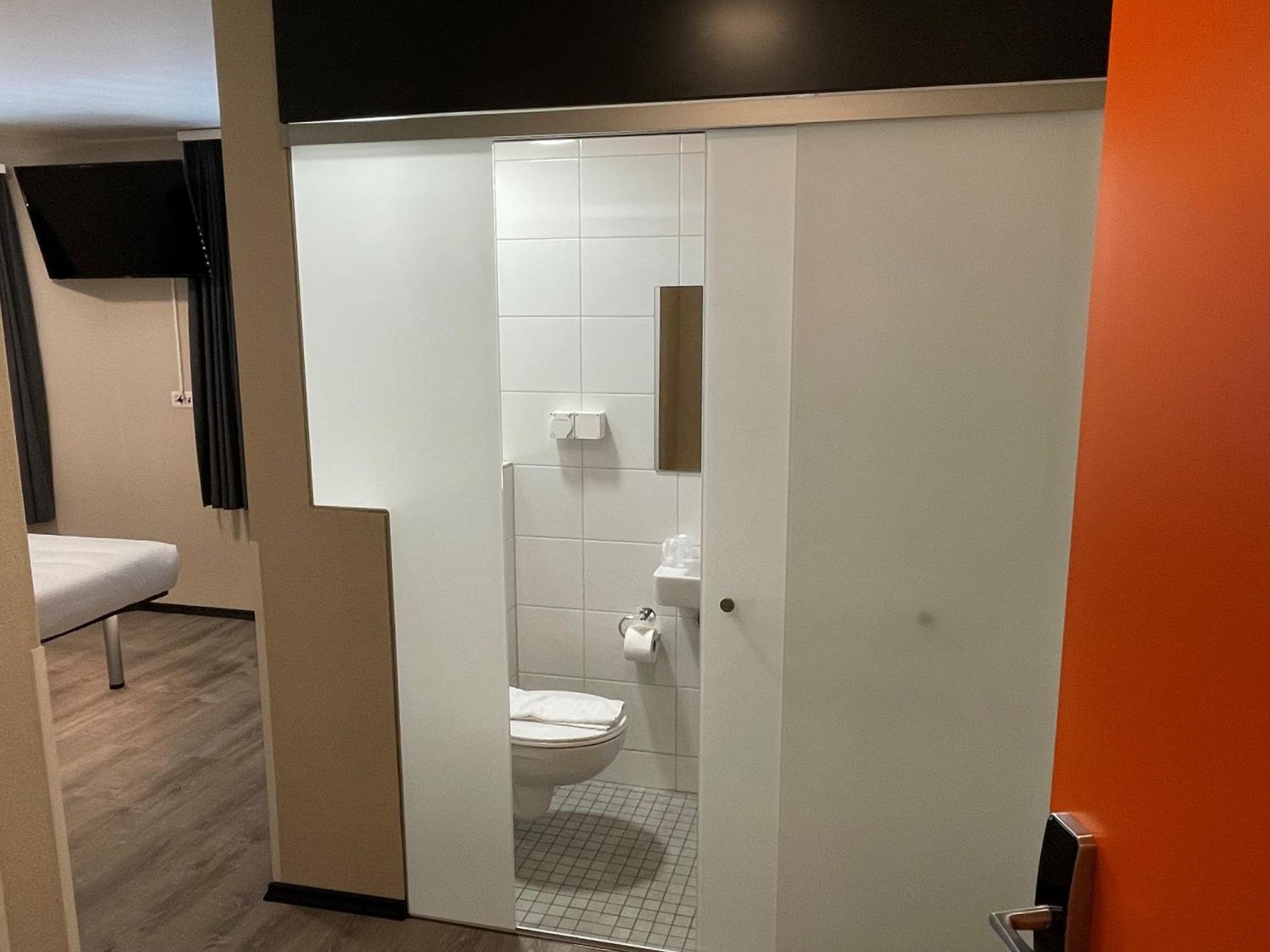 Easyhotel Zuerich Main Station Luaran gambar