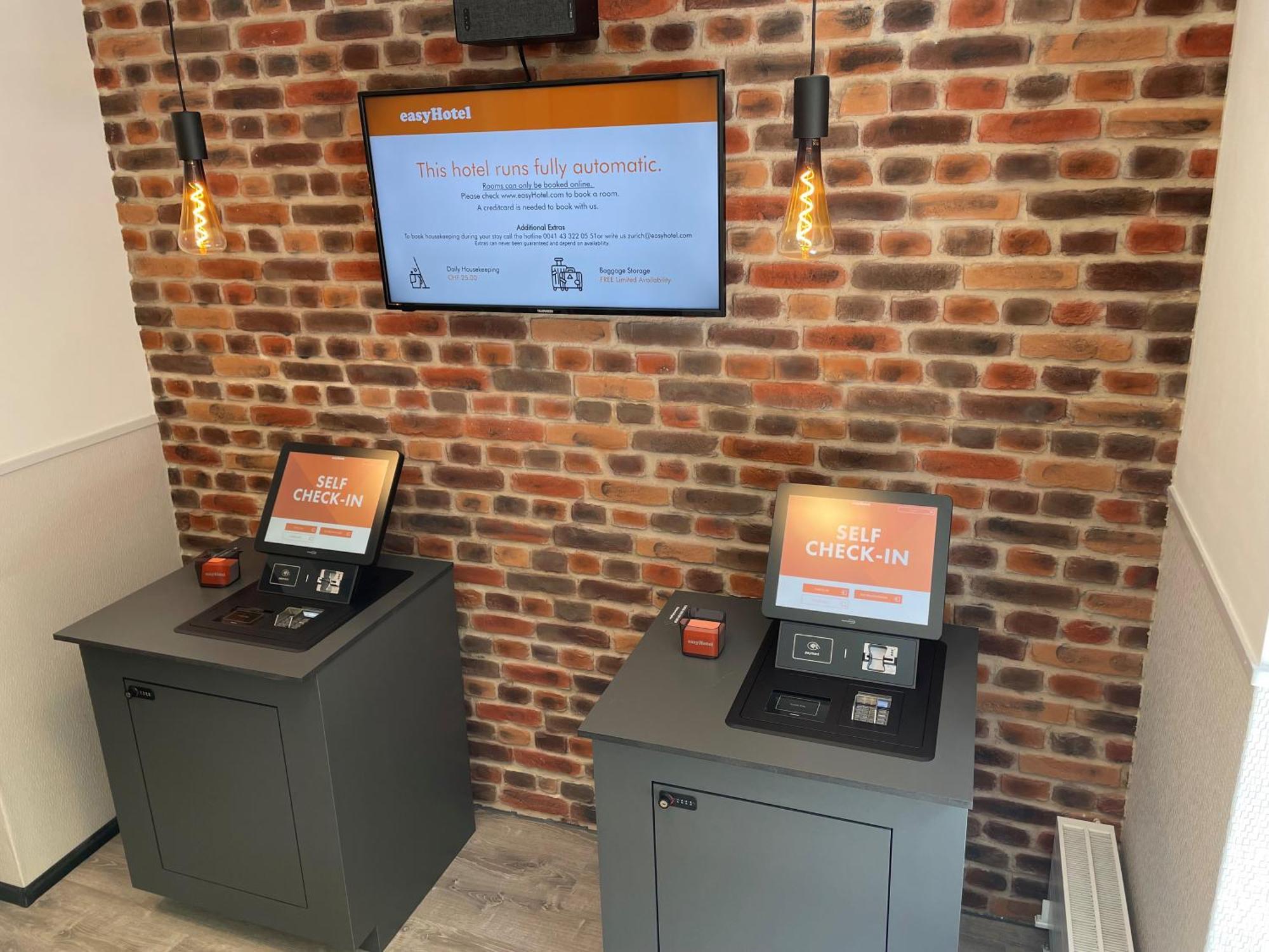Easyhotel Zuerich Main Station Luaran gambar